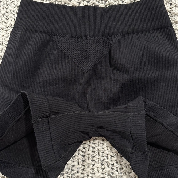 Free People Prajna Shorts Black Size M/L yoga athletic bottoms - Picture 8 of 12